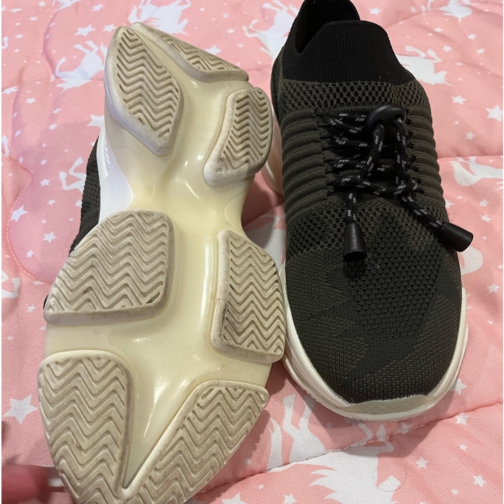 Steve Madden sneakers, used once !